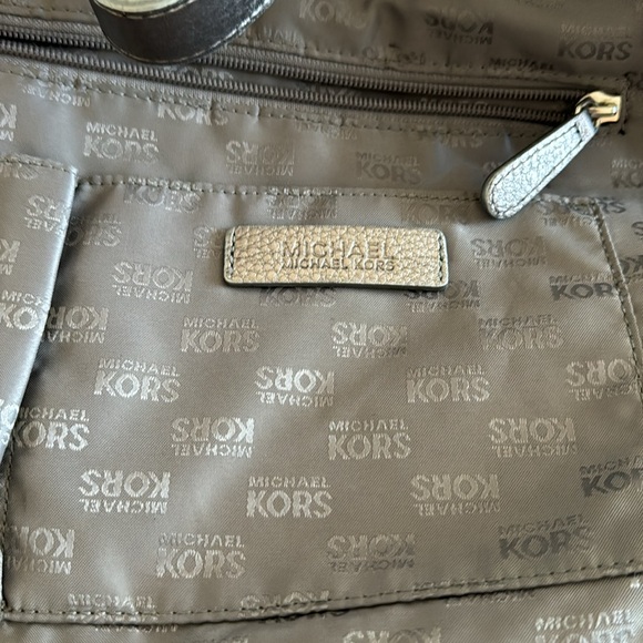 MICHAEL KORS METALLIC LEATHER STUDDED BAG - Picture 8 of 12